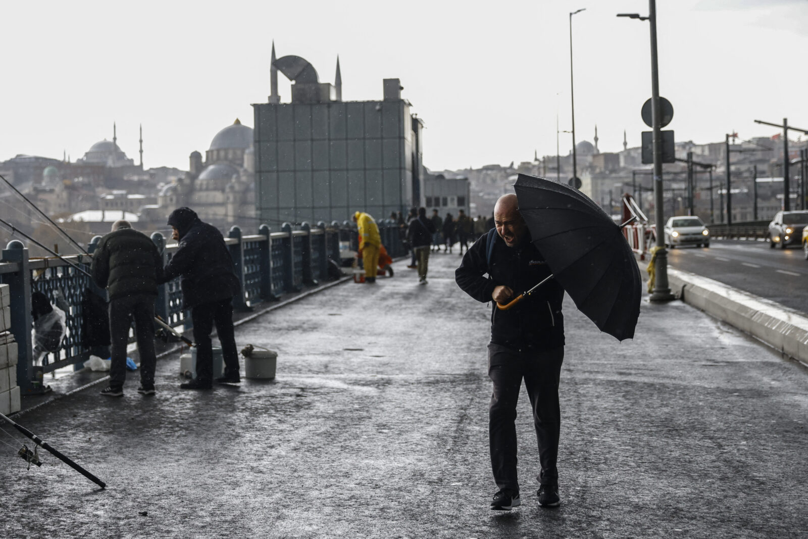 Weather warning for Türkiye: 8 provinces on alert for heavy rain, strong winds, snow