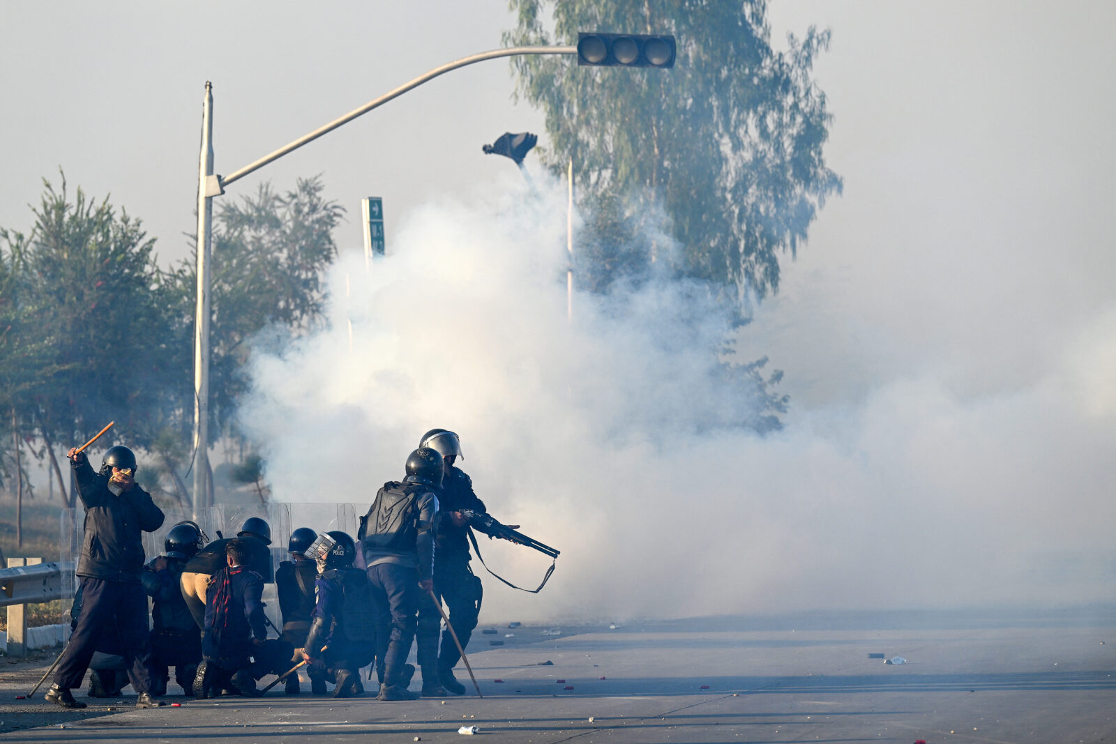 4 security forces killed in Islamabad in clashes with Imran Khan supporters: Pakistan gov't