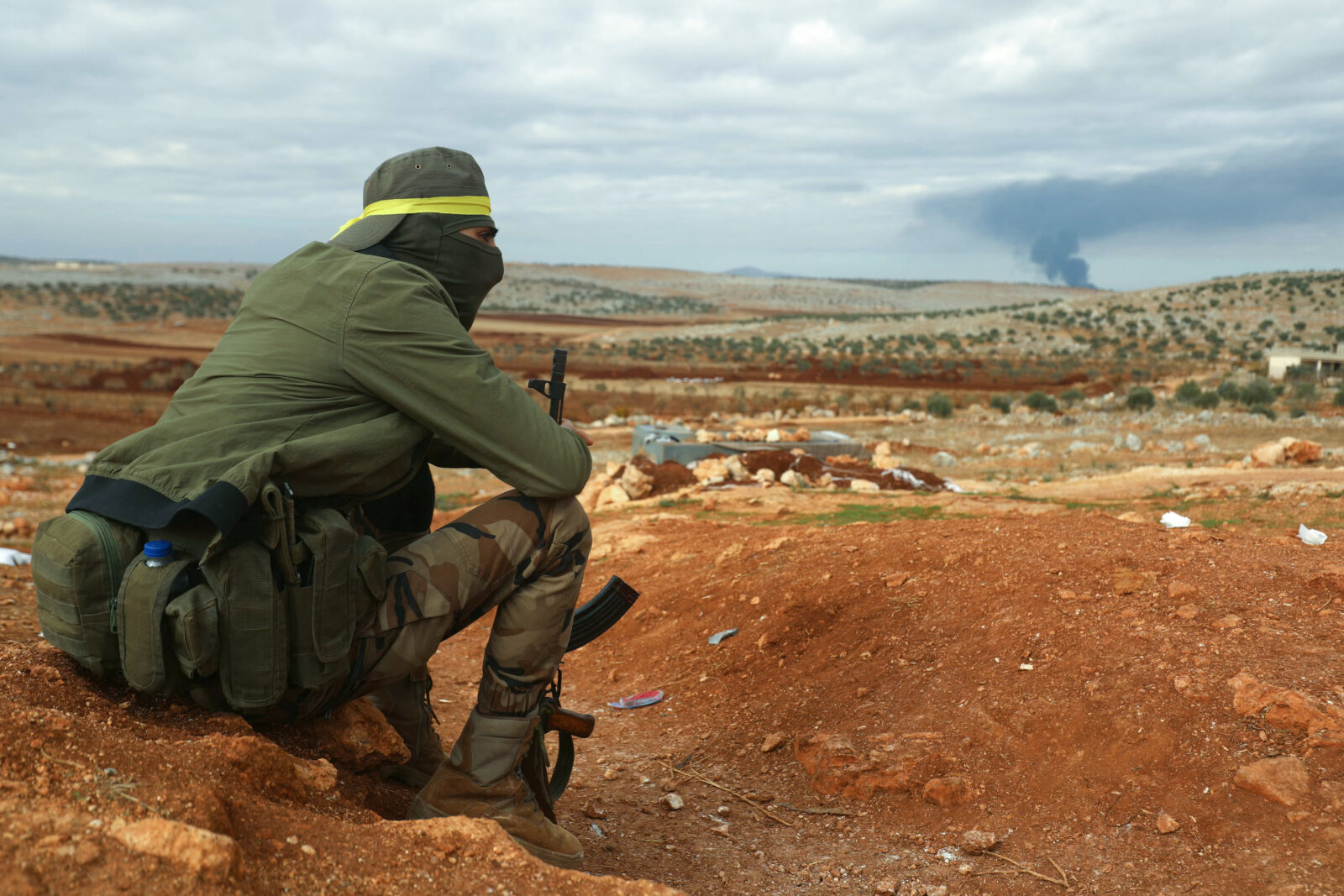 Syrian rebel groups and Assad militias clash as rebels reportedly advance toward Aleppo