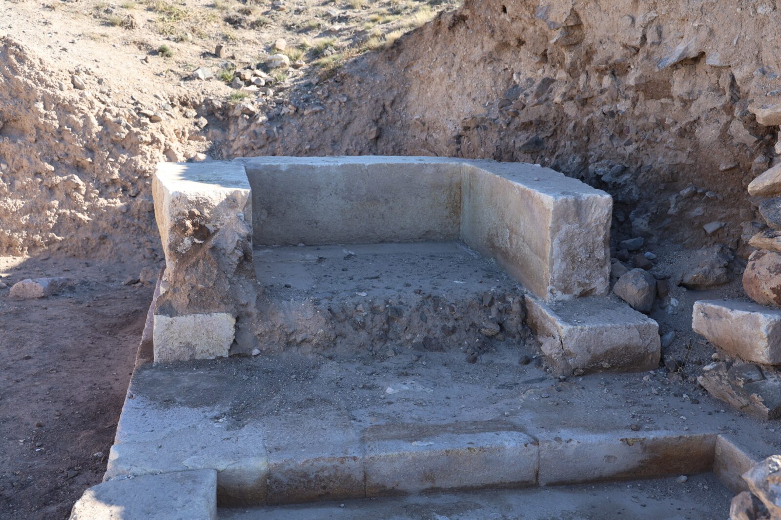 2,200-year-old fingerprints found in Cappadocia's first tumulus excavation