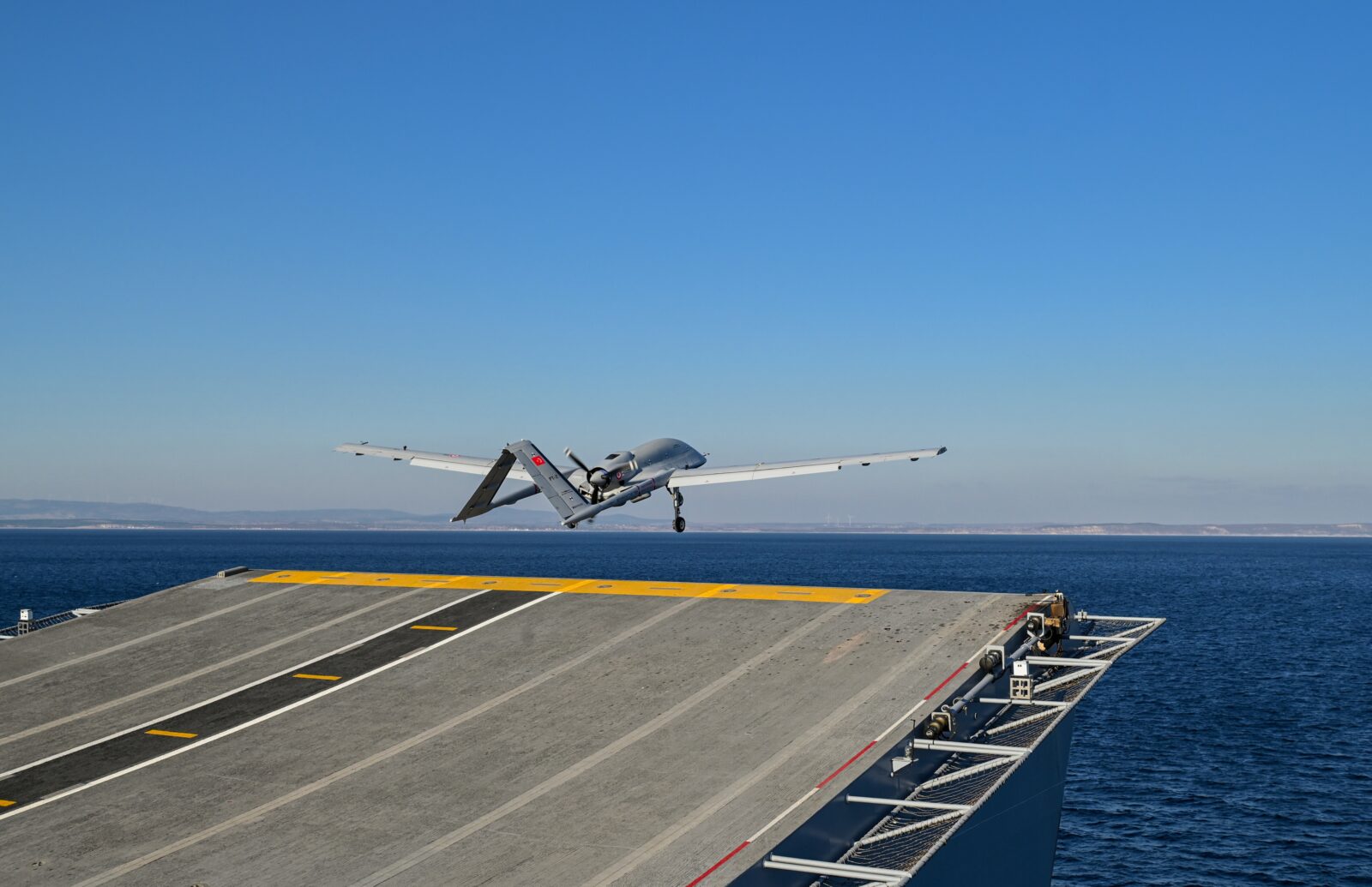 Bayraktar TB3 UAV successfully continues ship tests