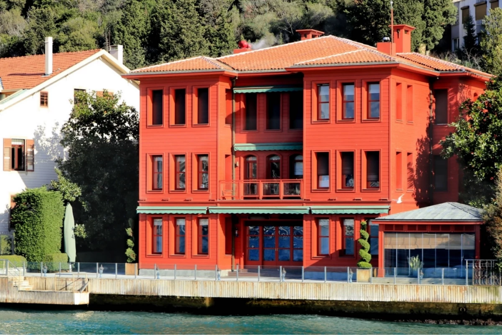 Historic mansion, Istanbul's Bosphorus