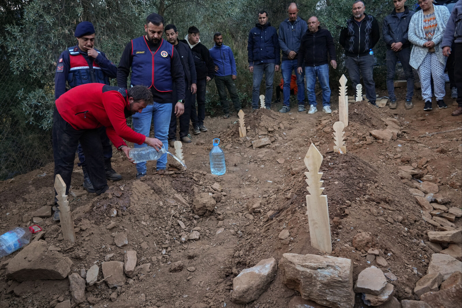 5 siblings die in Türkiye house fire: Debate over government aid, poverty, child welfare