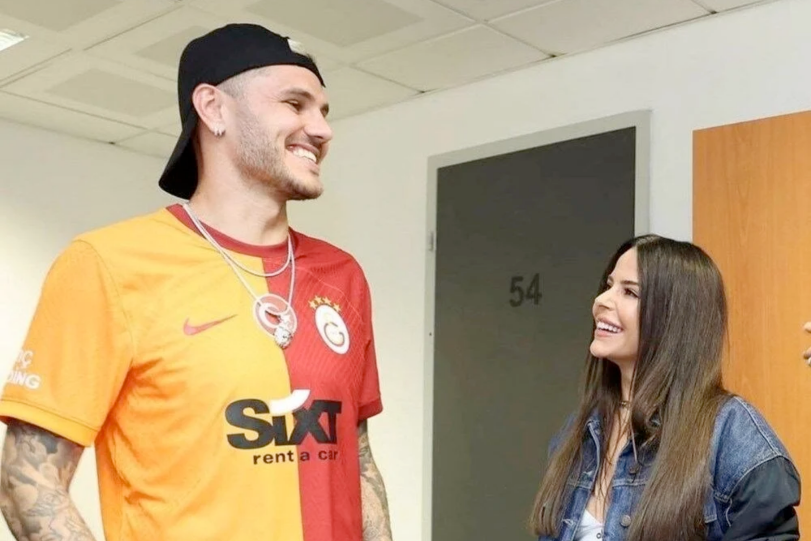 Mauro Icardi and Turkish singer Simge spark dating rumors as Nara declares freedom