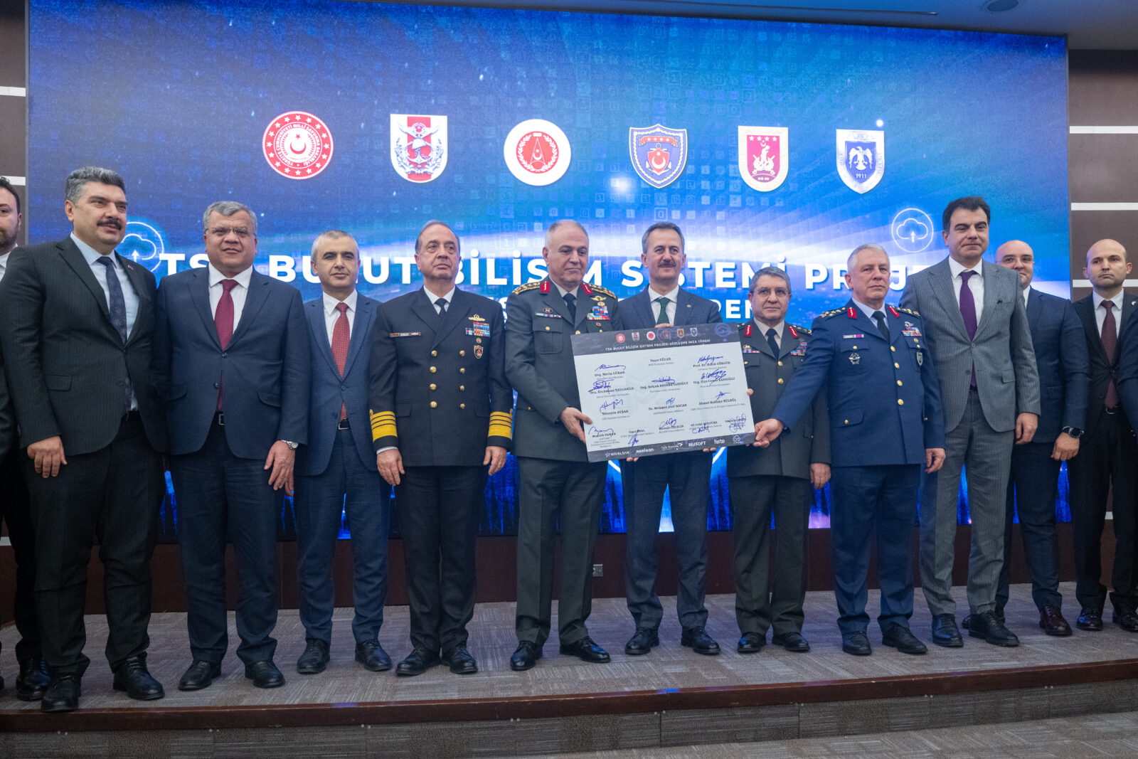 Türkiye signs major cloud computing system project for Turkish army