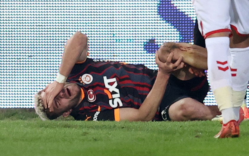 Baris Alper Yilmaz of Galatasaray injured