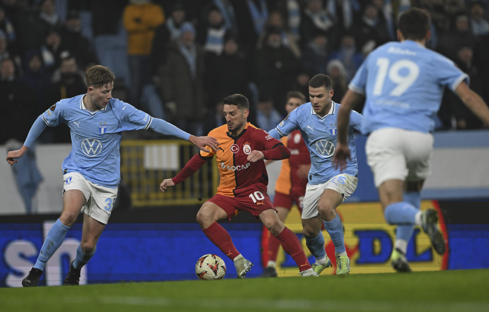 Galatasaray draws 2-2 with Malmo in UEFA Europa League