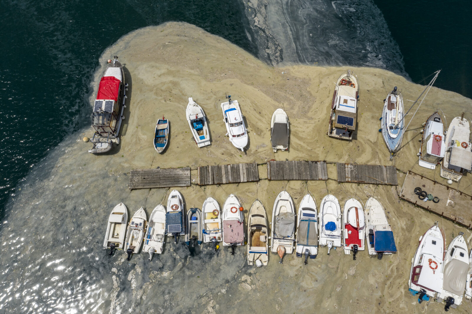 Scientists convene as Marmara Sea faces renewed mucilage threat in Istanbul