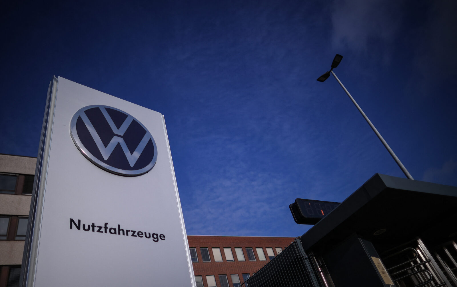 German automaker VW deals with labor unions on new cost-cutting plan