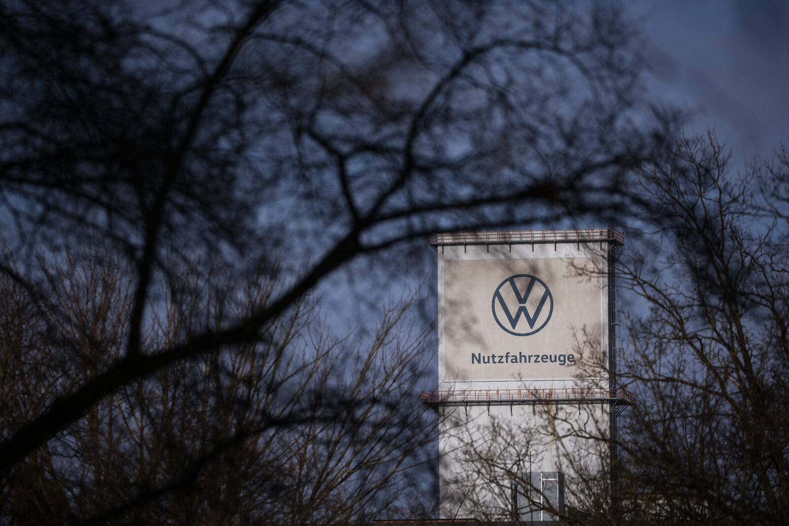 German automaker VW deals with labor unions on new cost-cutting plan