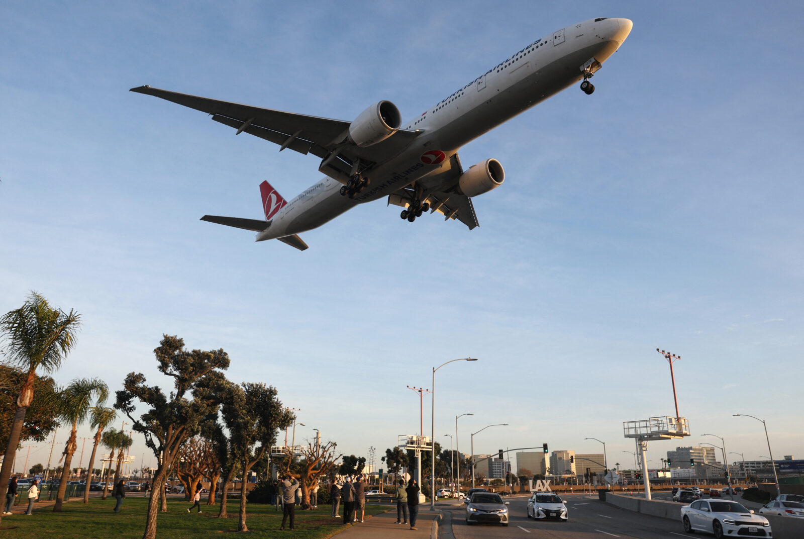 Turkish Airlines to exclude Israeli, Iranian citizens on flights to Syria