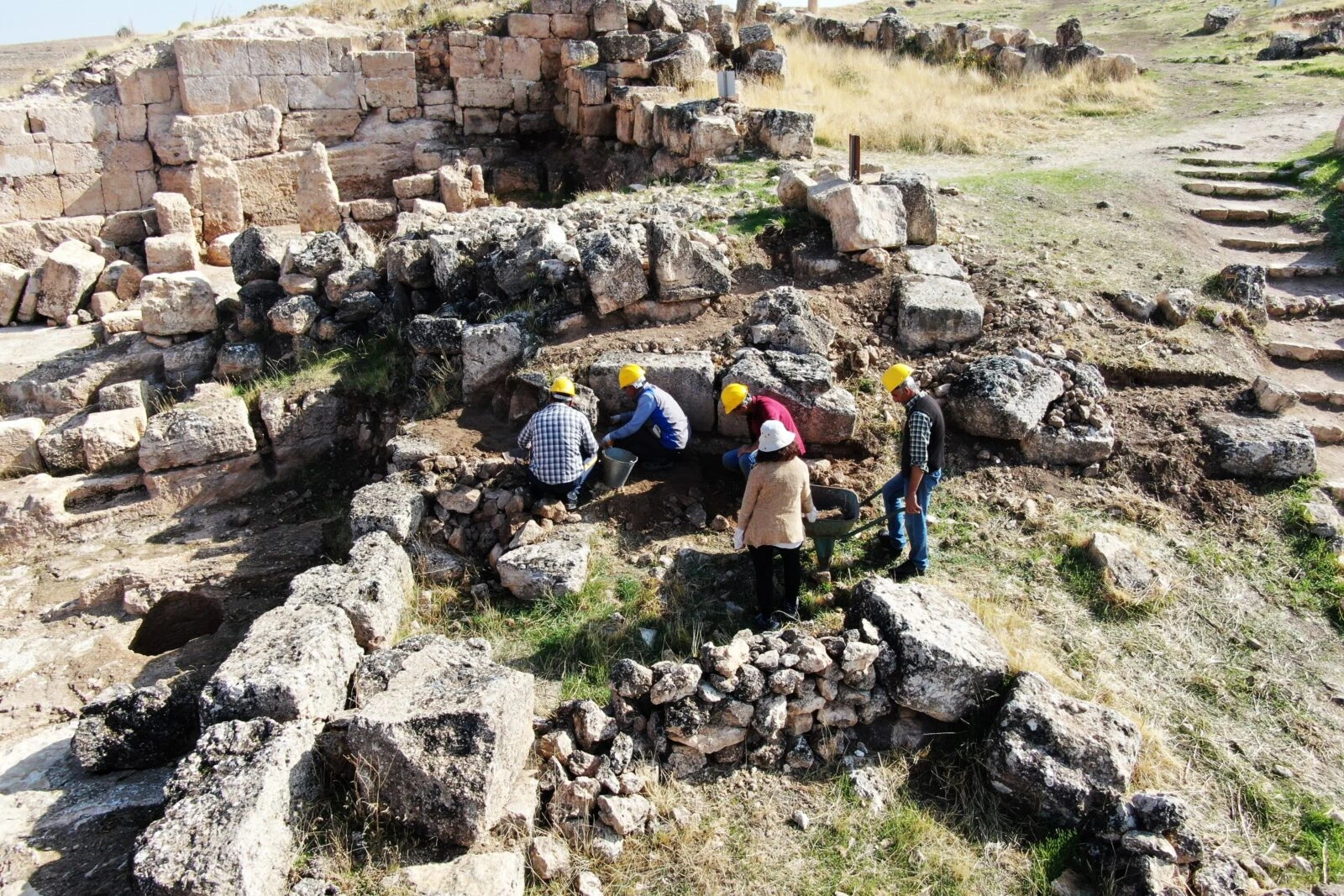 From military garrison to Mithras’ sacred site: Exclusive interview on ongoing discoveries at Türkiye's Zerzevan Castle