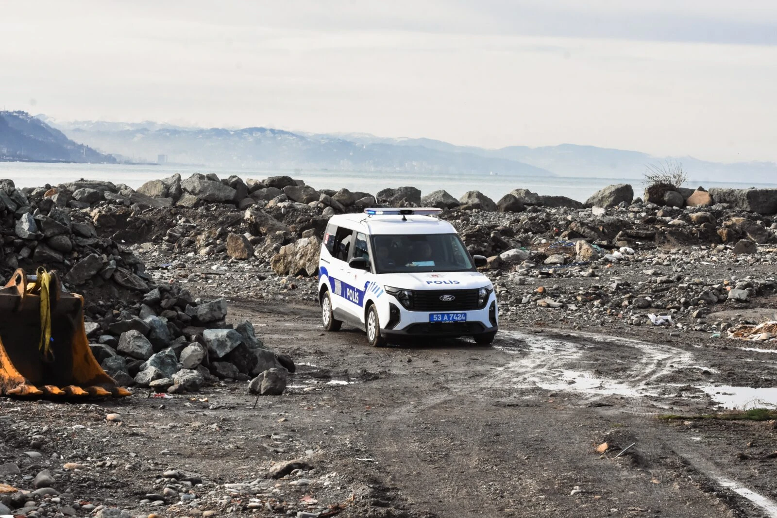 Unexploded ordnance found on Türkiye's Black Sea city Rize's coastline