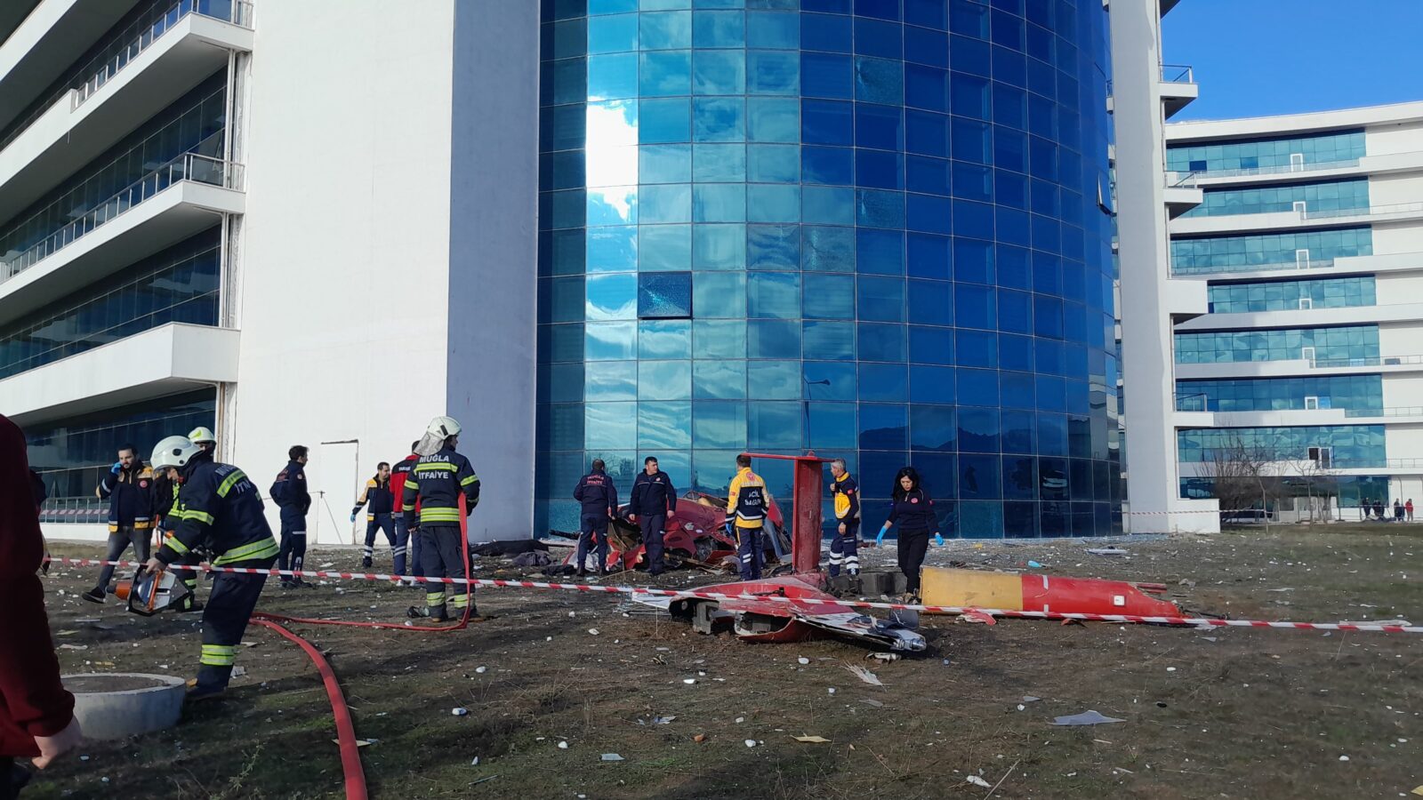 Helicopter crashes into Mugla Training & Research Hospital, Türkiye