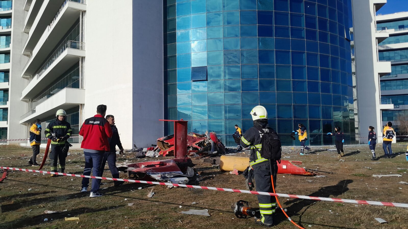 Helicopter crashes into Mugla Training & Research Hospital, Türkiye