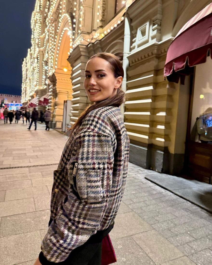 Fahriye Evcen, Burak Ozcivit’s sweet Moscow moments amid fraud rumors