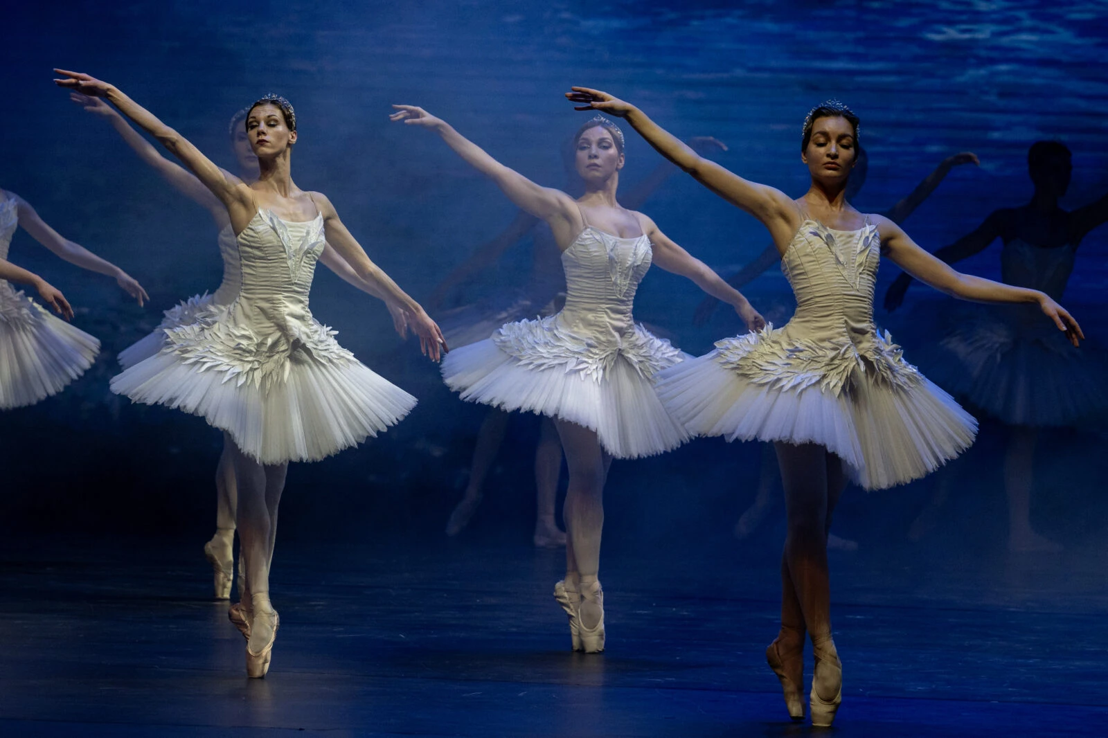 Russian ballet stars praise Türkiye’s enthusiasm for Swan Lake