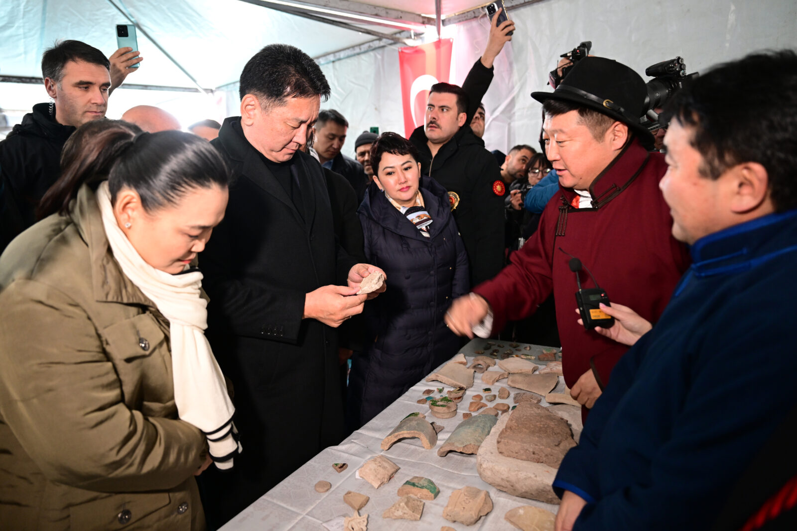 Mongolian President Ukhnaa visits Hulagu Khan’s palace ruins in Türkiye