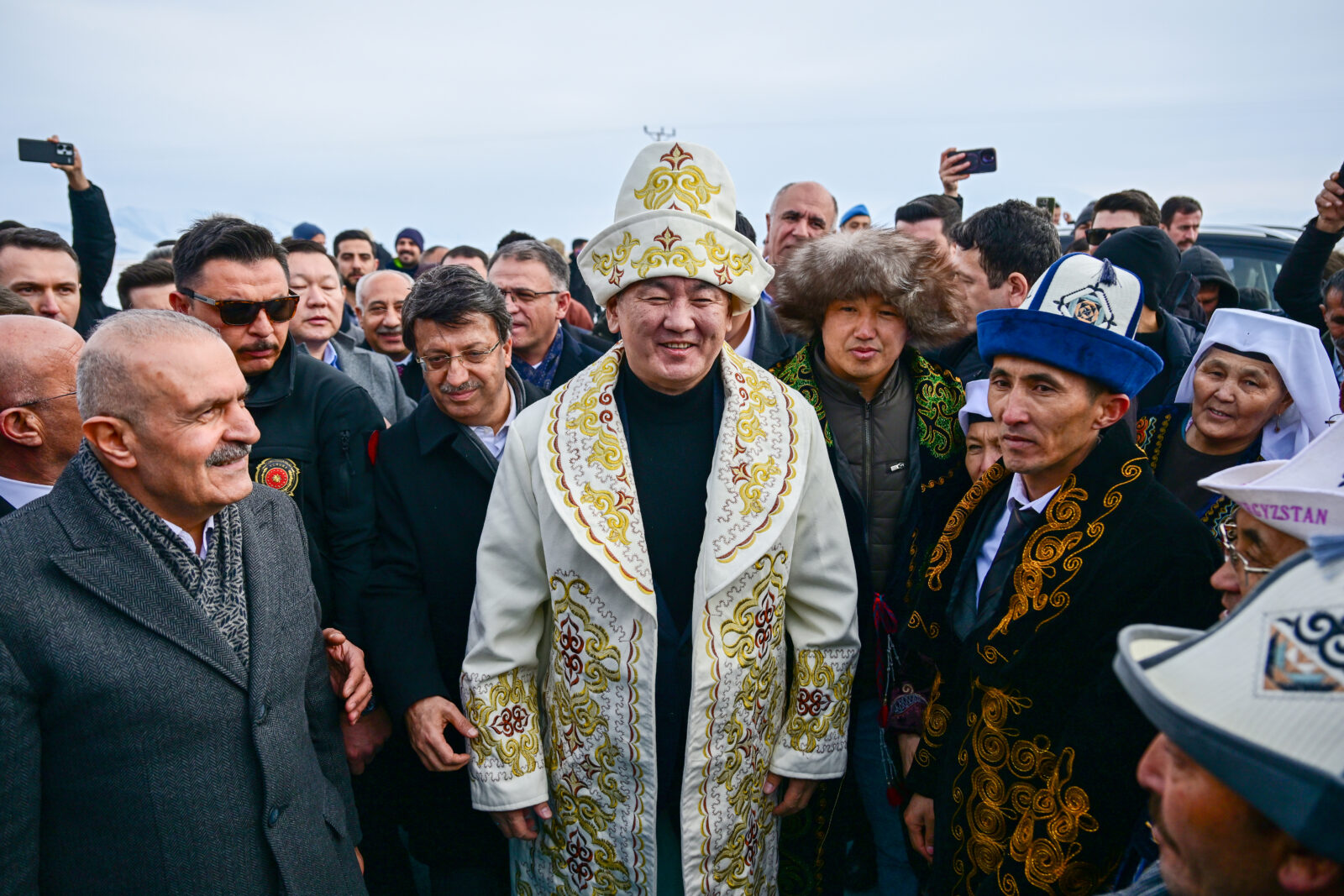 Mongolian President Ukhnaa visits Hulagu Khan’s palace ruins in Türkiye