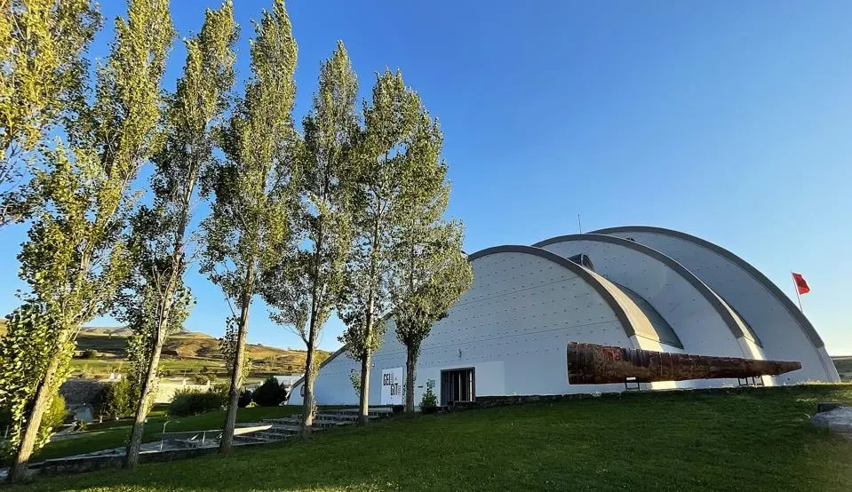 A view of the Baksi Museum in eastern Türkiye, showcasing modern Turkish art and traditional Anatolian handicrafts. Turkish museum