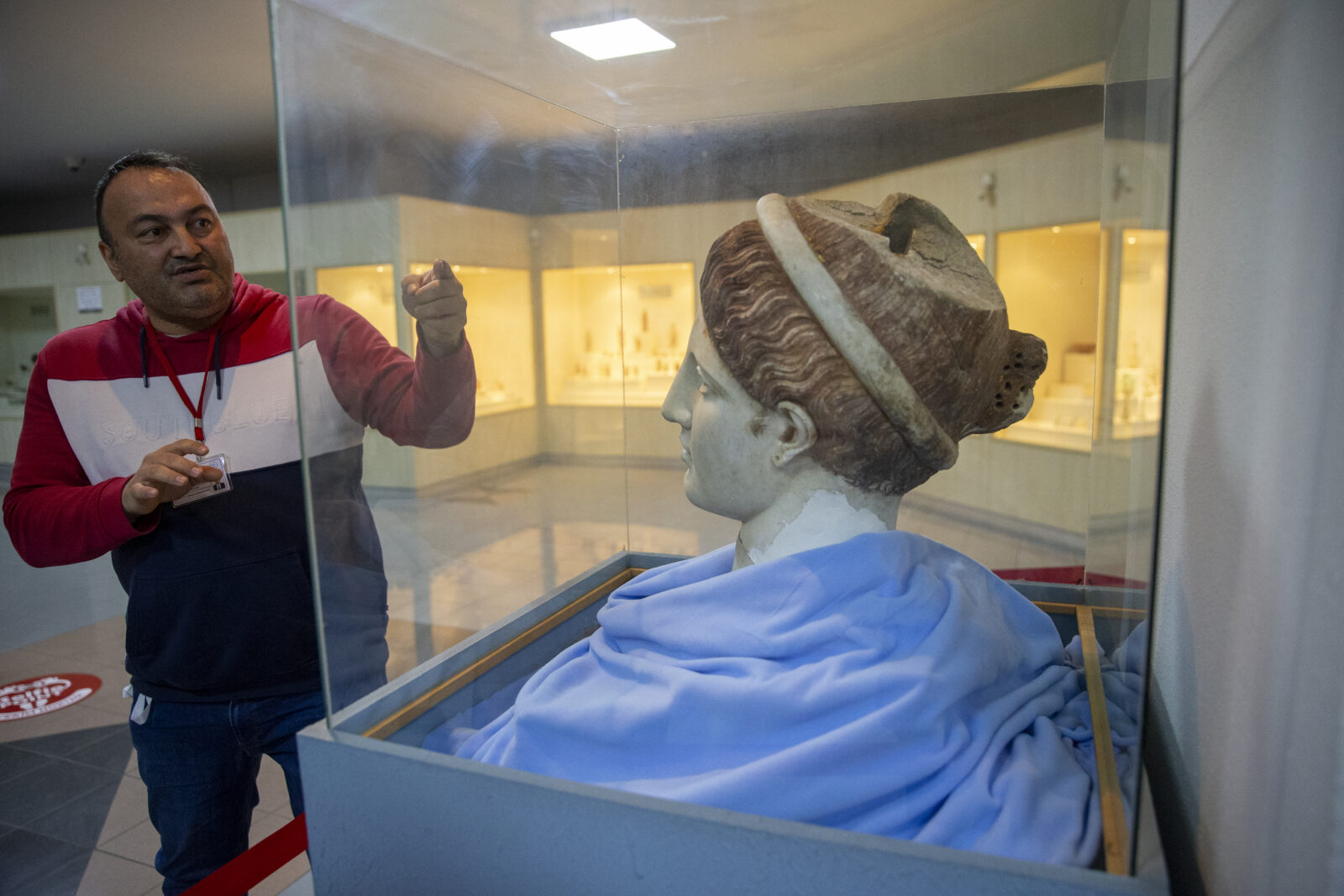 2,000-year-old Artemis bust preserved with original paint in Türkiye's Bolu