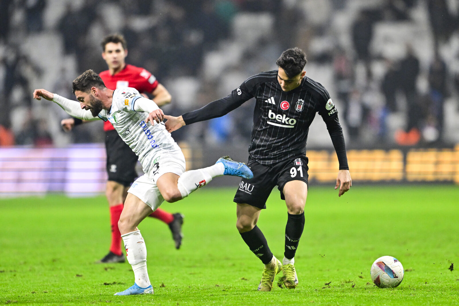 Besiktas edges past Sipay Bodrum FK in controversial 2-1 Super Lig clash