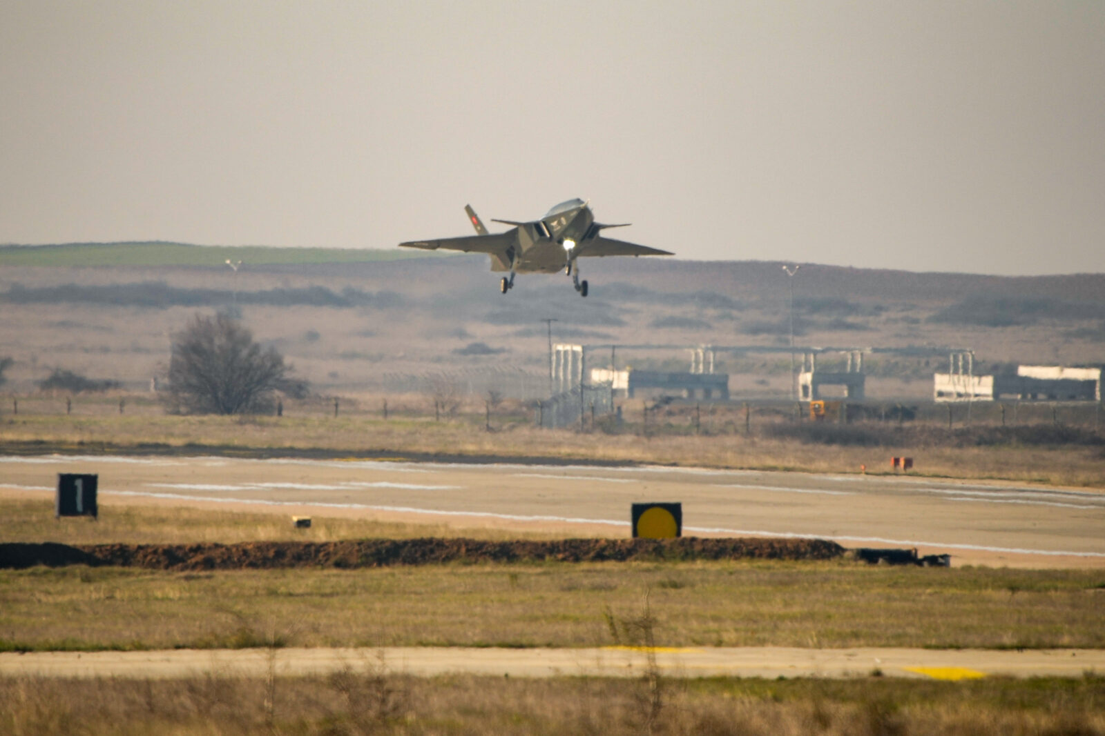 Türkiye’s 1st unmanned fighter jet Bayraktar Kizilelma passes key flight test