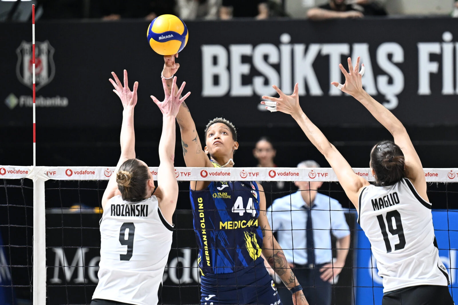 Fenerbahce Medicana's Melissa Vargas (44)