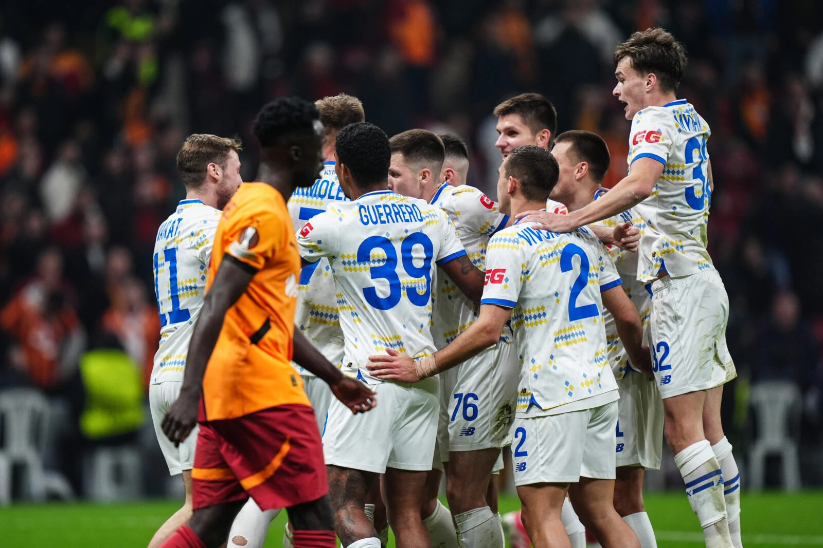 Galatasaray draw 3-3 with Dynamo Kyiv in Europa League thriller