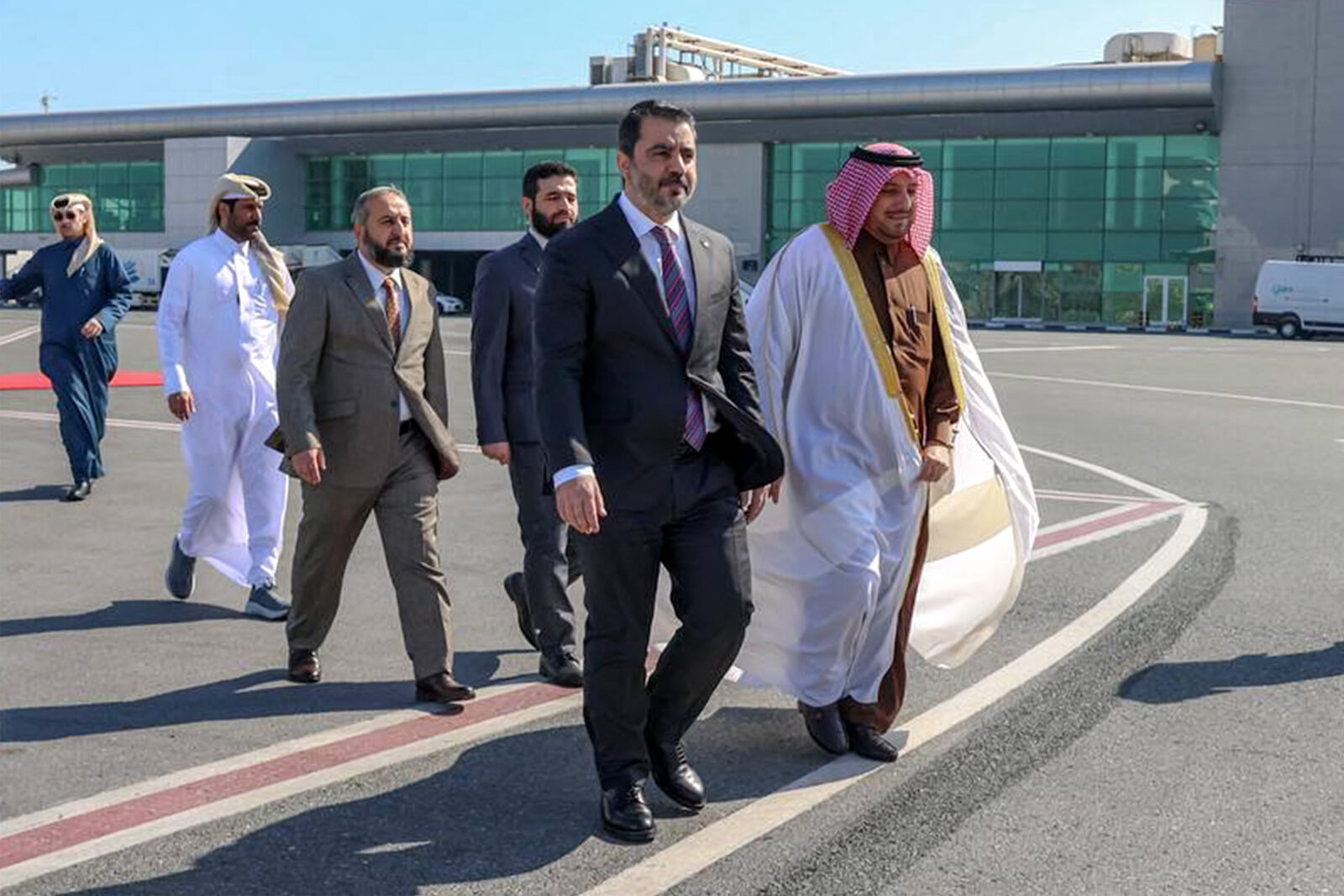 Syrian ministers make first official visit to Qatar