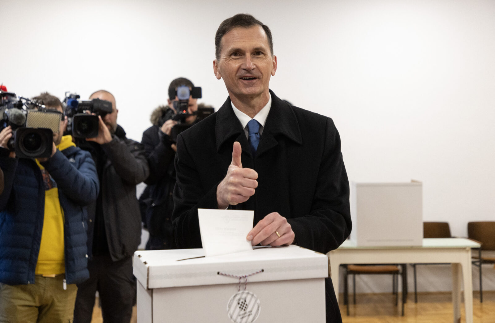 Croatia's incumbent President Zoran Milanovic re-elected in landslide victory