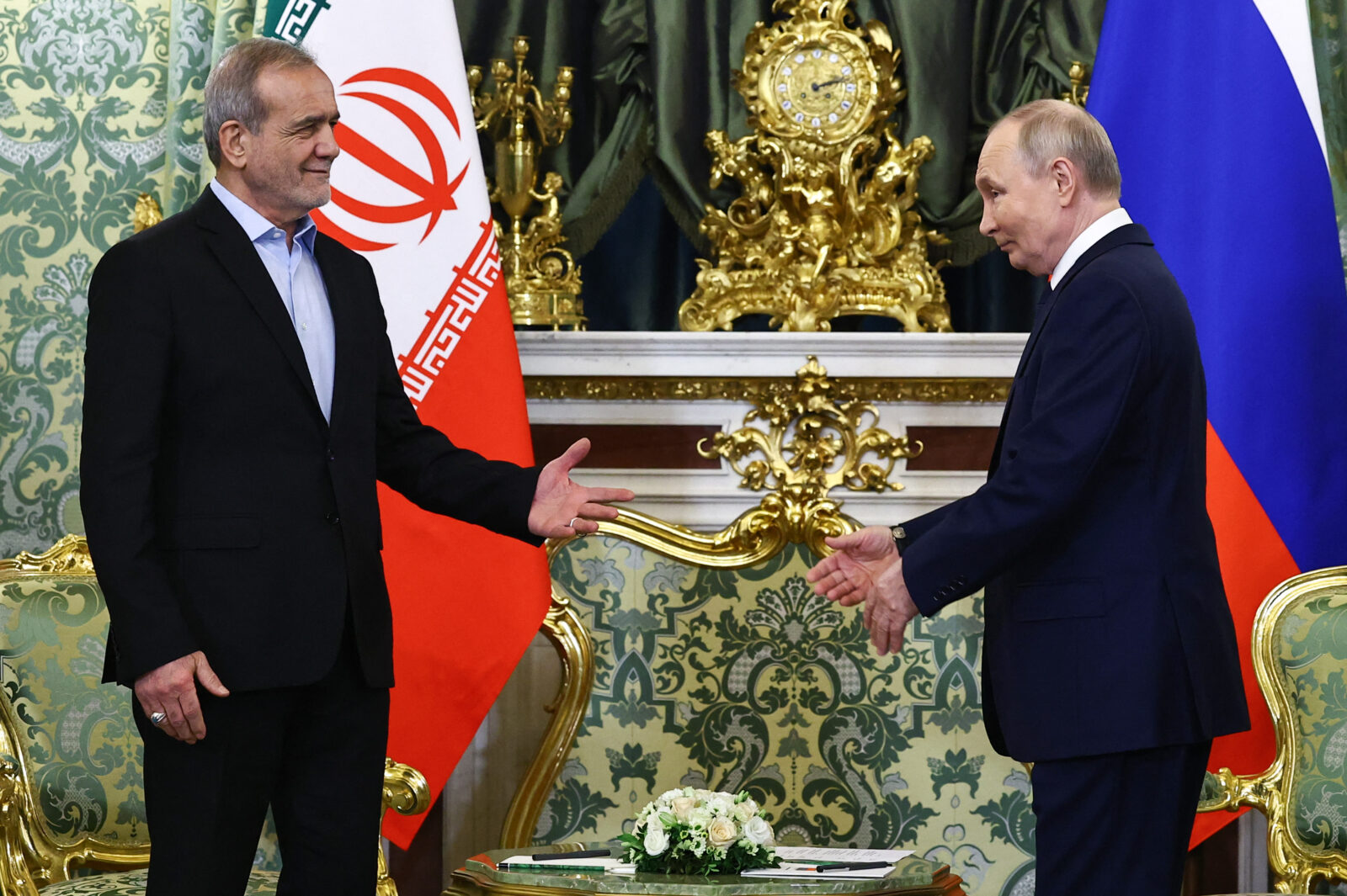 Russia, Iran to sign treaty without mutual defense clause