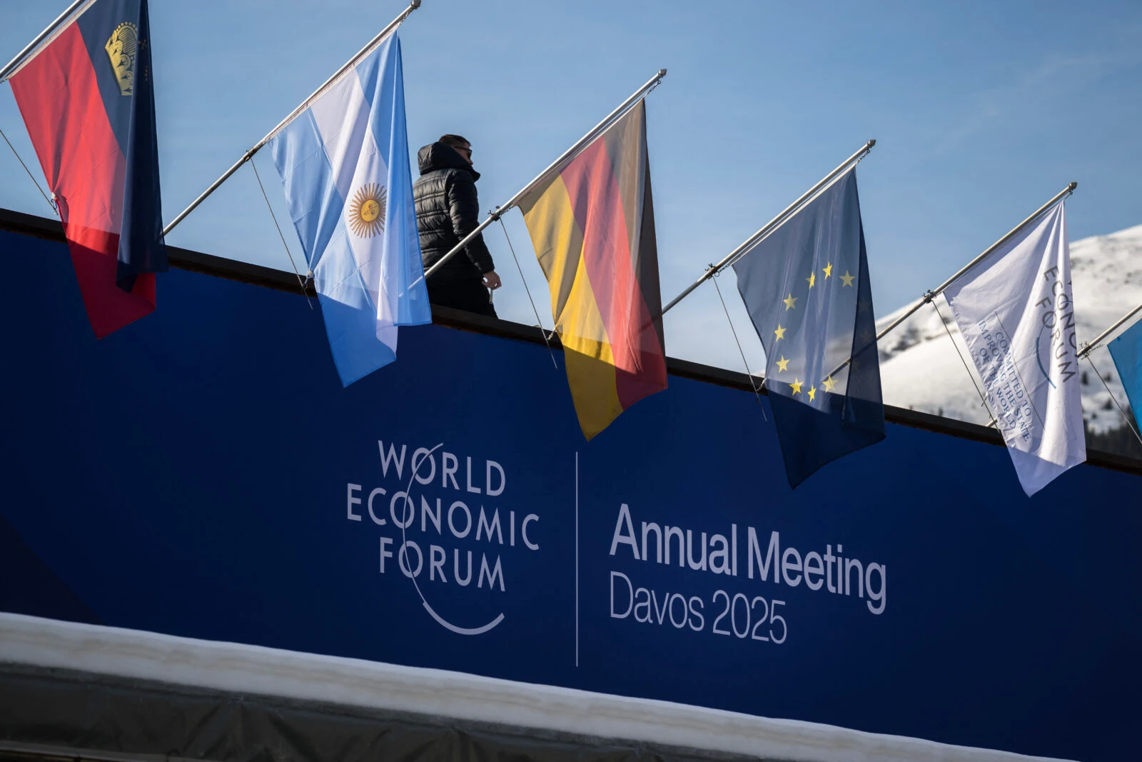 Global economy to confront Trump's inauguration in Davos