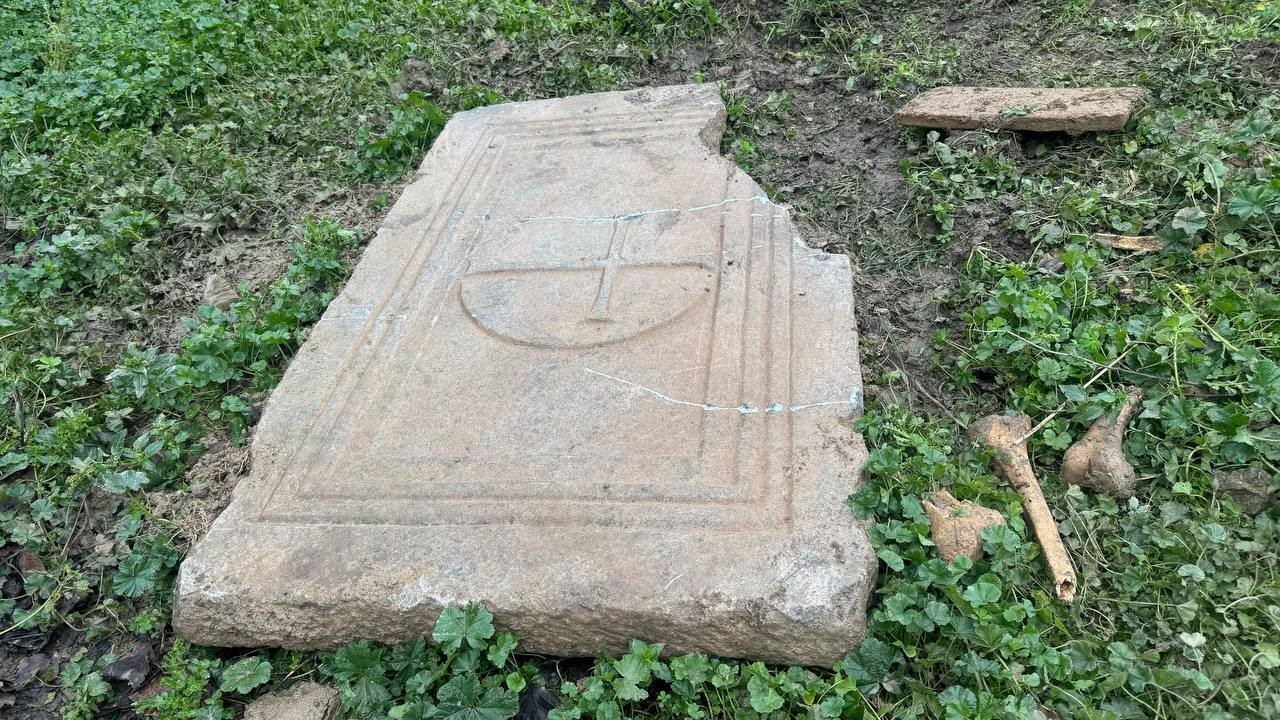 Farmer plowing field uncovers ancient sarcophagus in Türkiye's Iznik