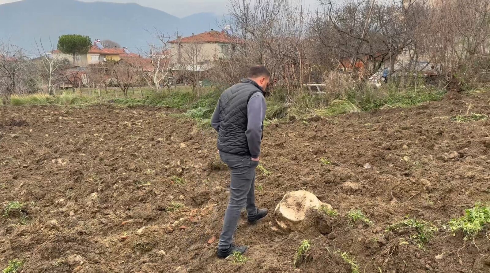 Farmer plowing field uncovers ancient sarcophagus in Türkiye's Iznik