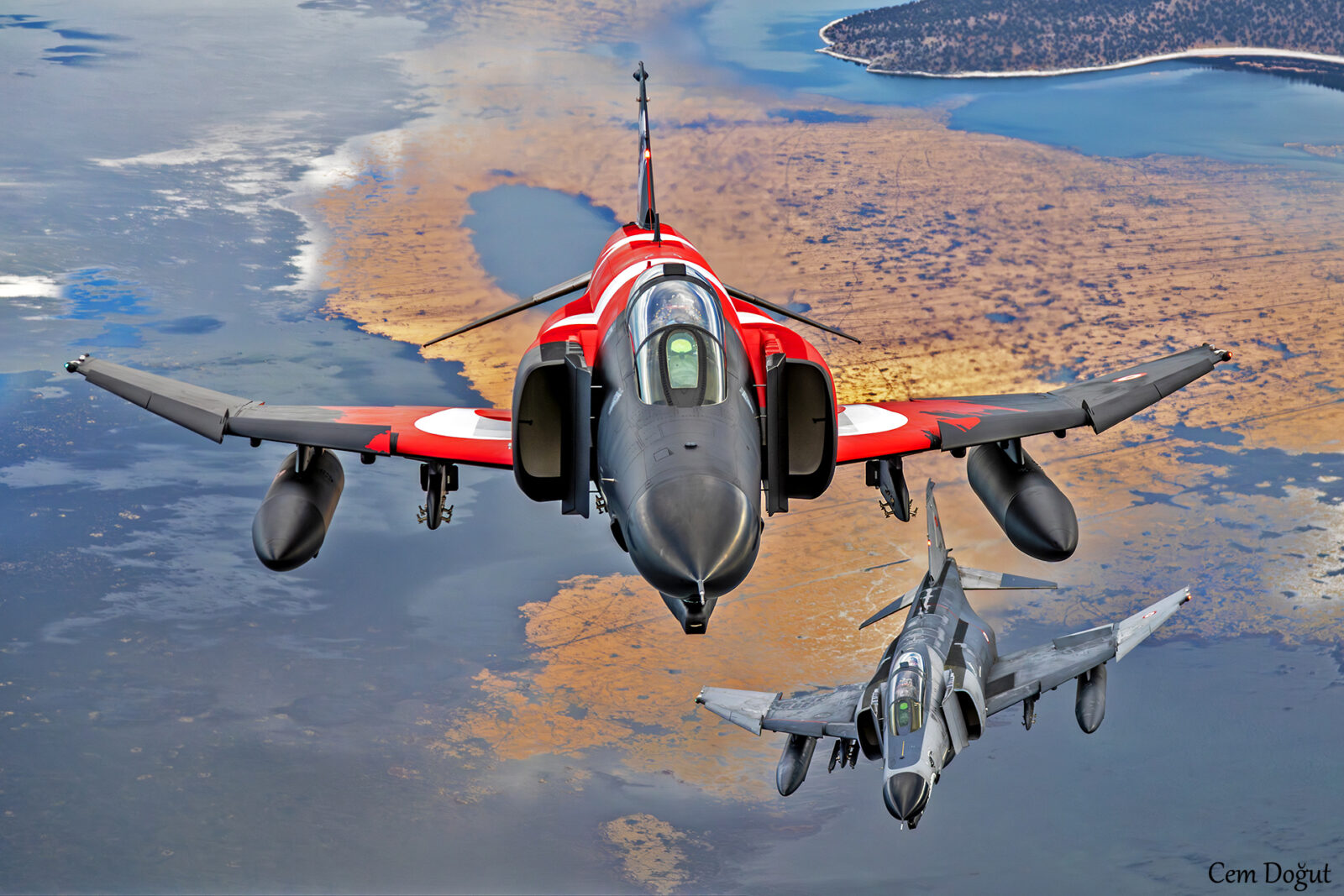 Turkish photographer Cem Dogut wins NATO's best aviation photo award for 2024