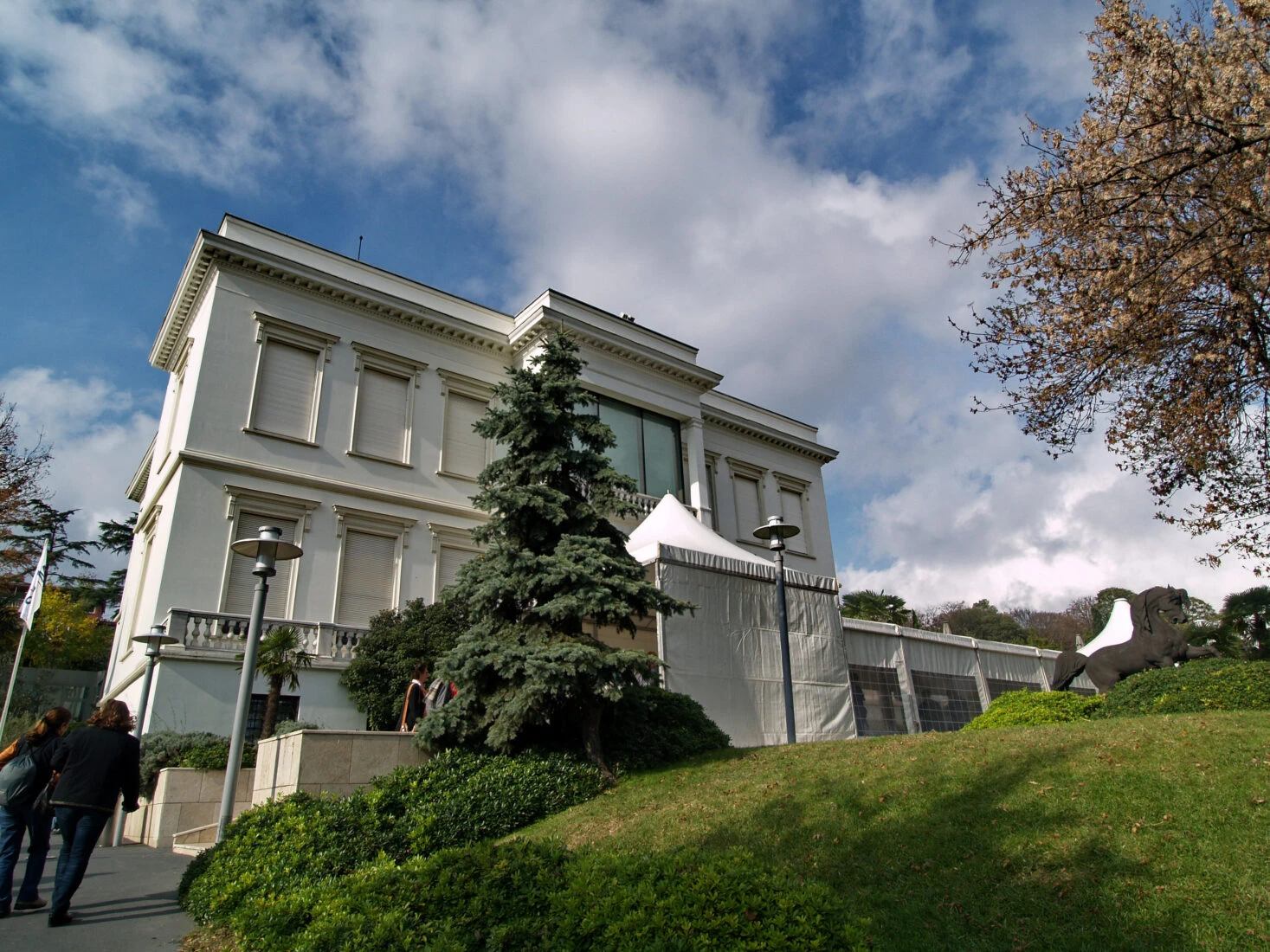  Sakip Sabanci Museum in Istanbul, Türkiye, captured in 2008.