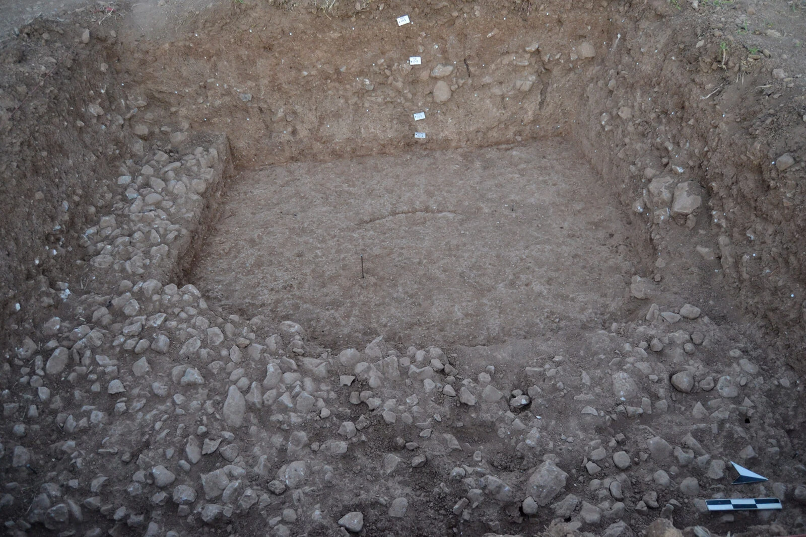 Ancient stone structures at Sogut Tarlasi in Sanliurfa, Türkiye, part of the Stone Mounds Project.