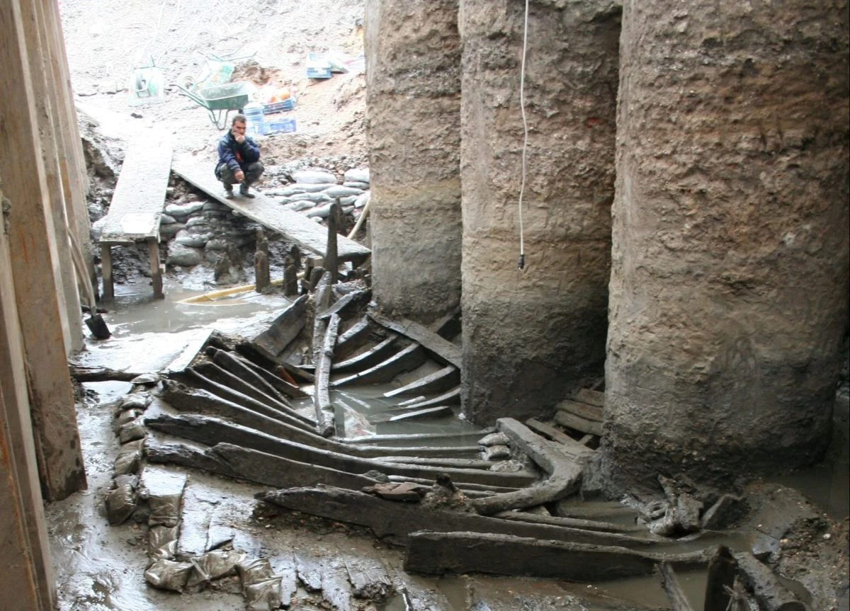 The keel of an ancient shipwreck discovered at Yenikapı during metro construction work.