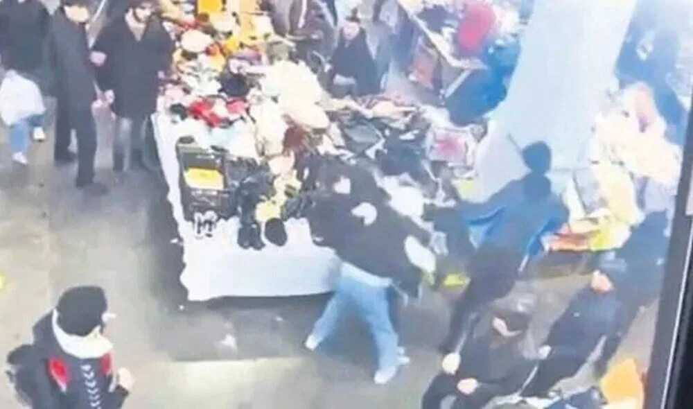 14-year-old Italian chef's son seriously injured in knife attack at Istanbul flea market