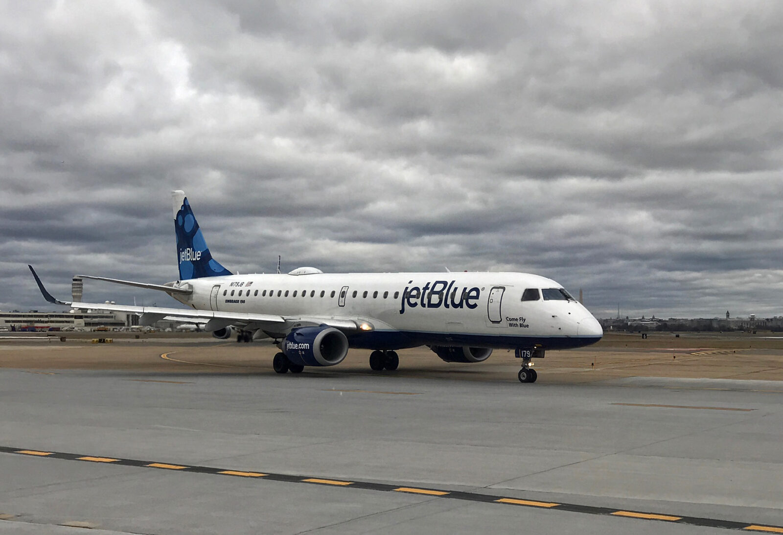 Discovery of two bodies in JetBlue plane sparks security concerns