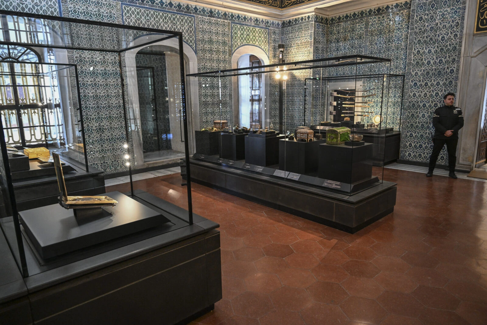 Sacred Relics Chamber in the Enderun Courtyard of Topkapi Palace, Istanbul, Turkey.