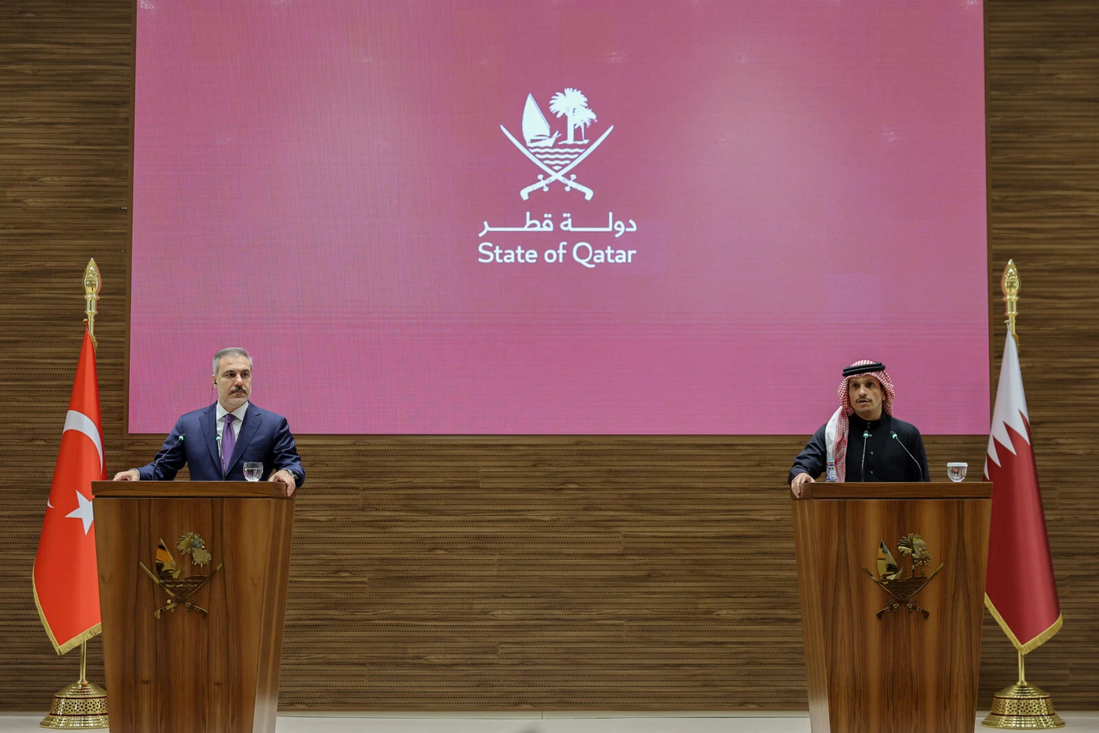 Photo shows Foreign Minister Hakan Fidan (L) and Qatari Prime Minister and Foreign Minister Mohammed bin Abdulrahman bin Jassim Al Thani (R).