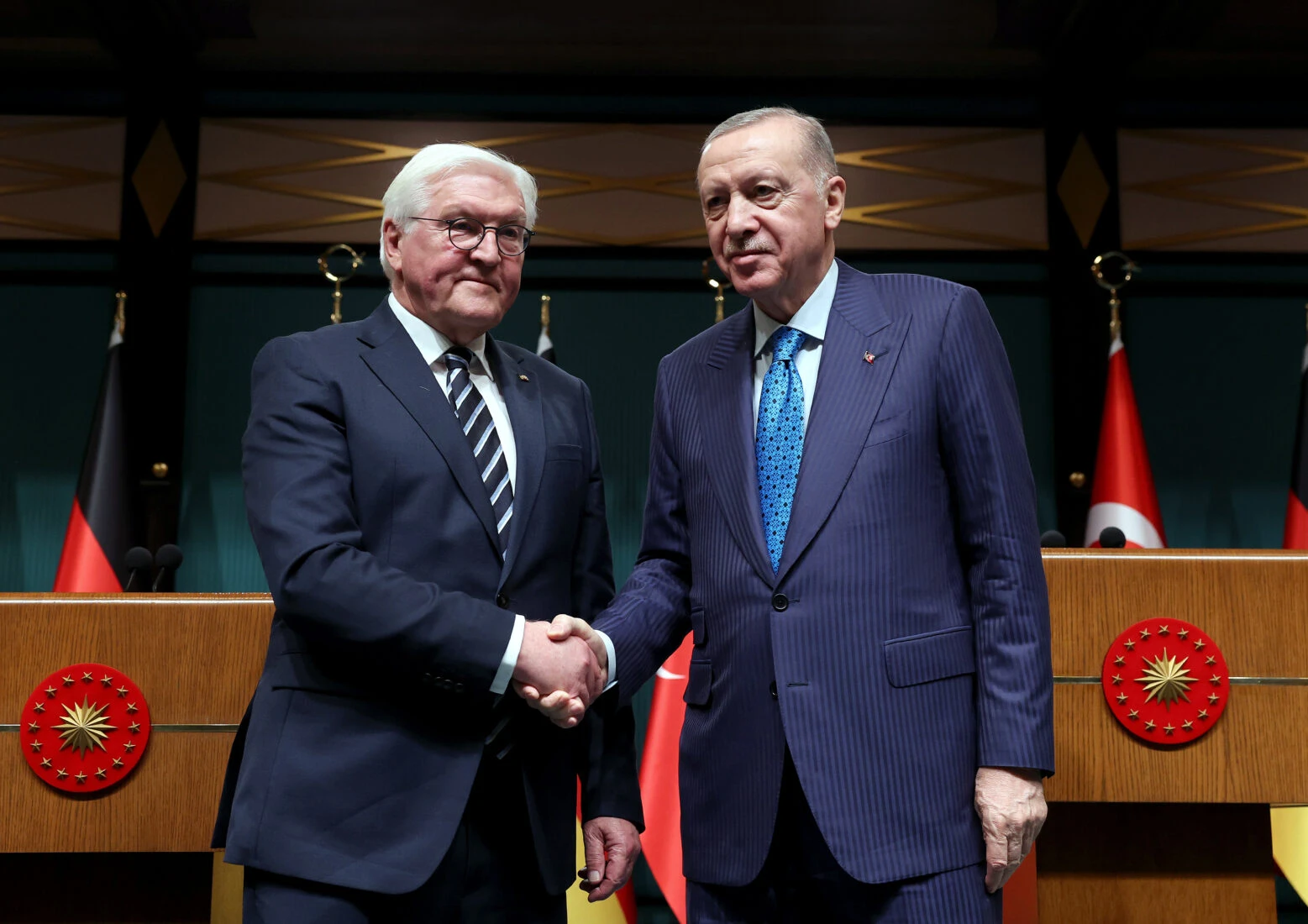 Photo shows President Recep Tayyip Erdogan (R) and German President Frank-Walter Steinmeier (L)