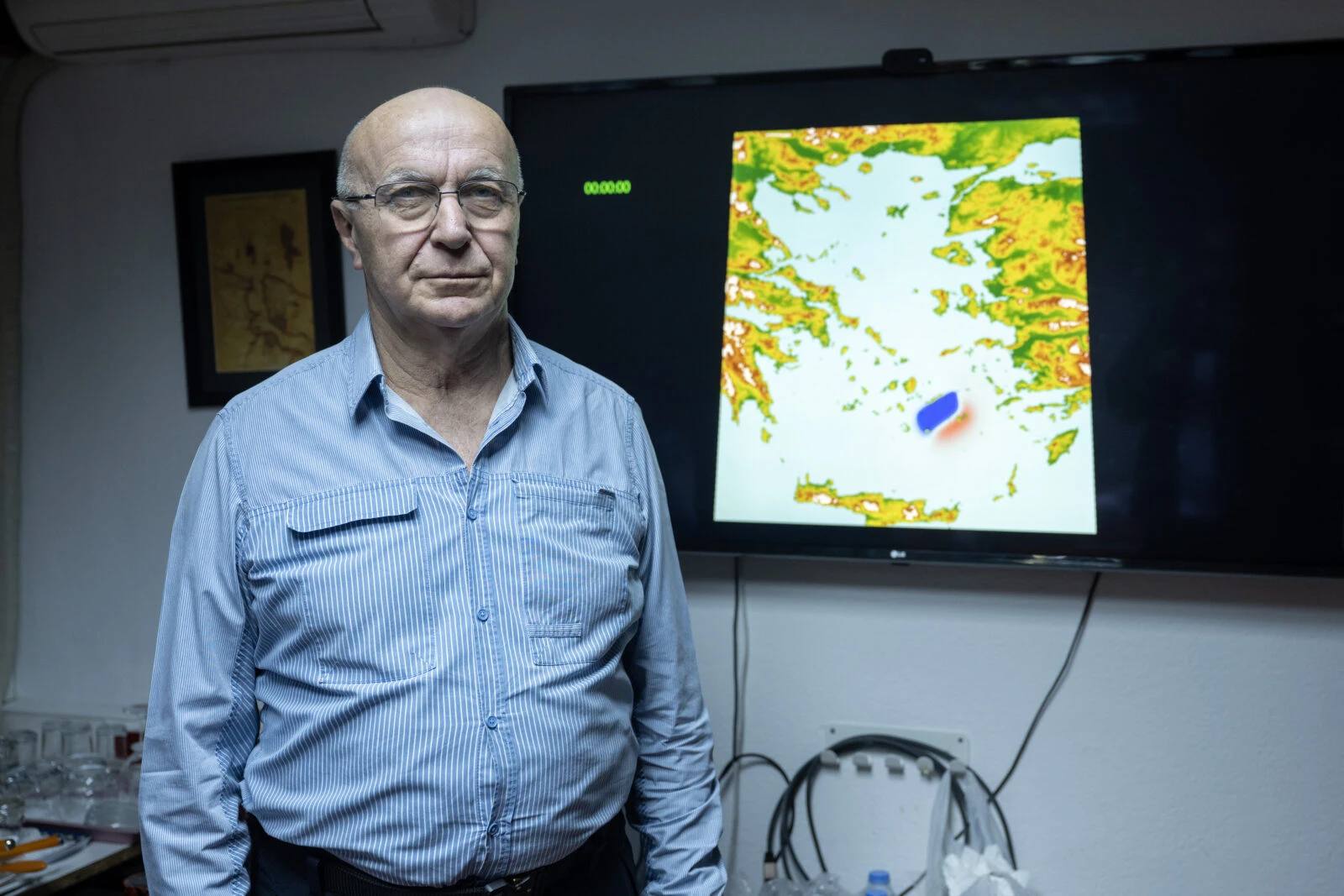 Professor Ahmet Cevdet Yalciner, expert on tsunami warning systems, discusses the potential effects of seismic activity on Santorini Island.