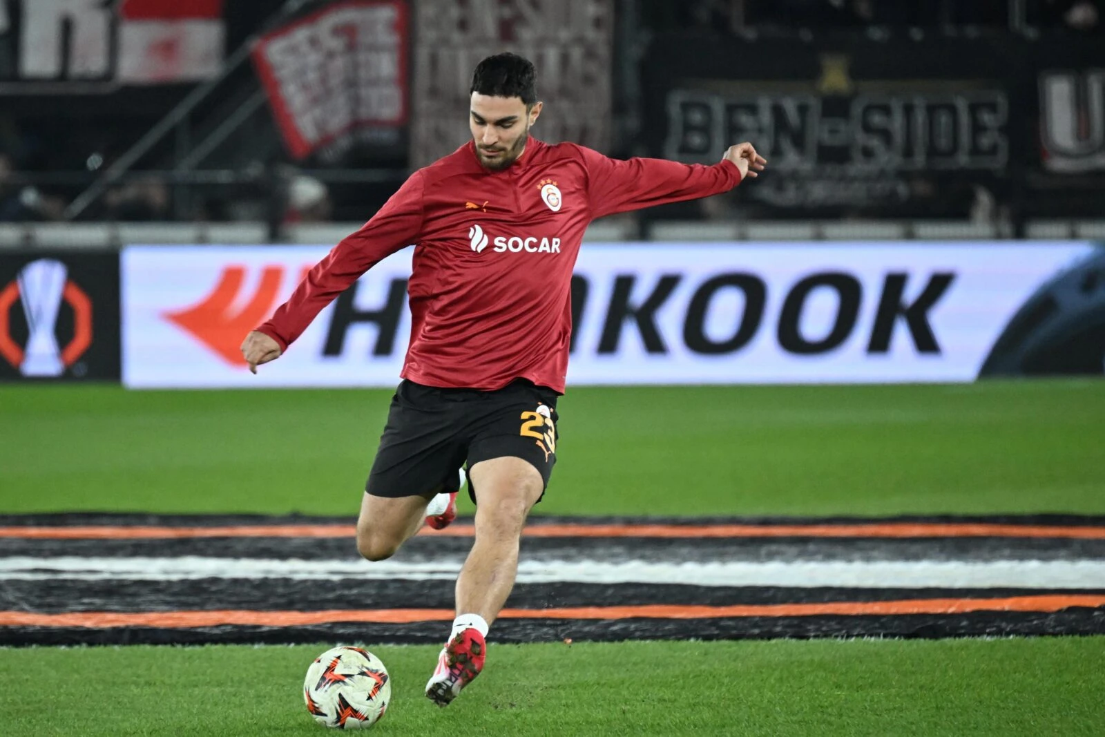 Kaan Ayhan of Galatasaray warms up 