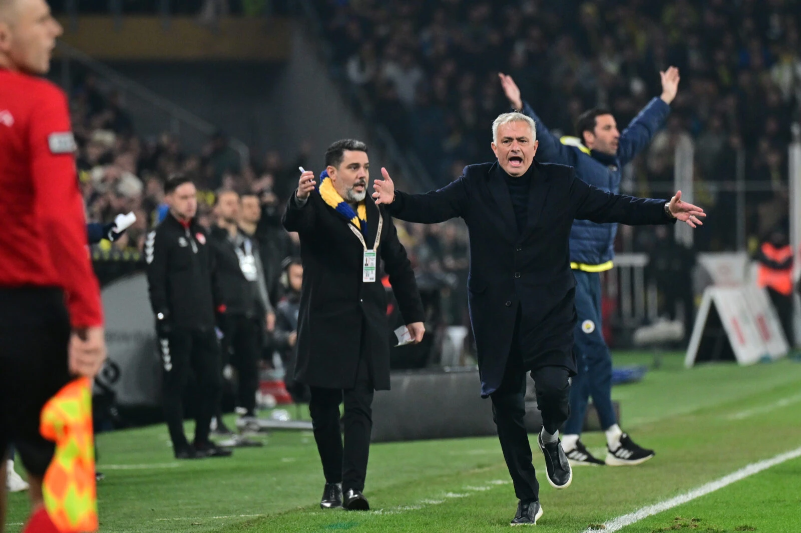 Photo shows Fenerbahce head coach Jose Mourinho.