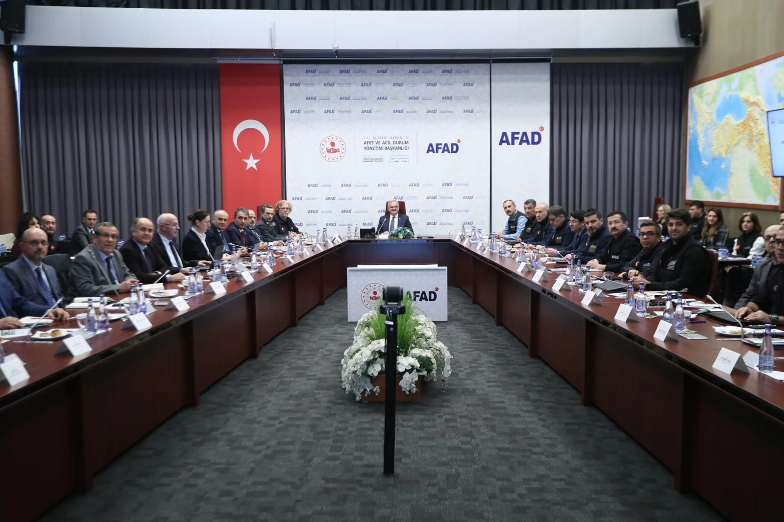 Türkiye holds emergency meeting on Santorini seismic activity, potential risks