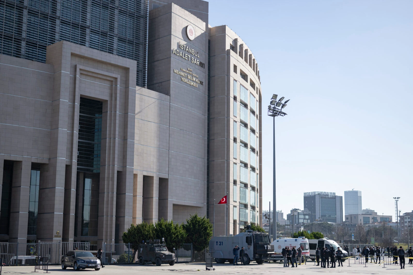 2 suspects linked to DHKP-C arrested for plotting attack on Istanbul Courthouse