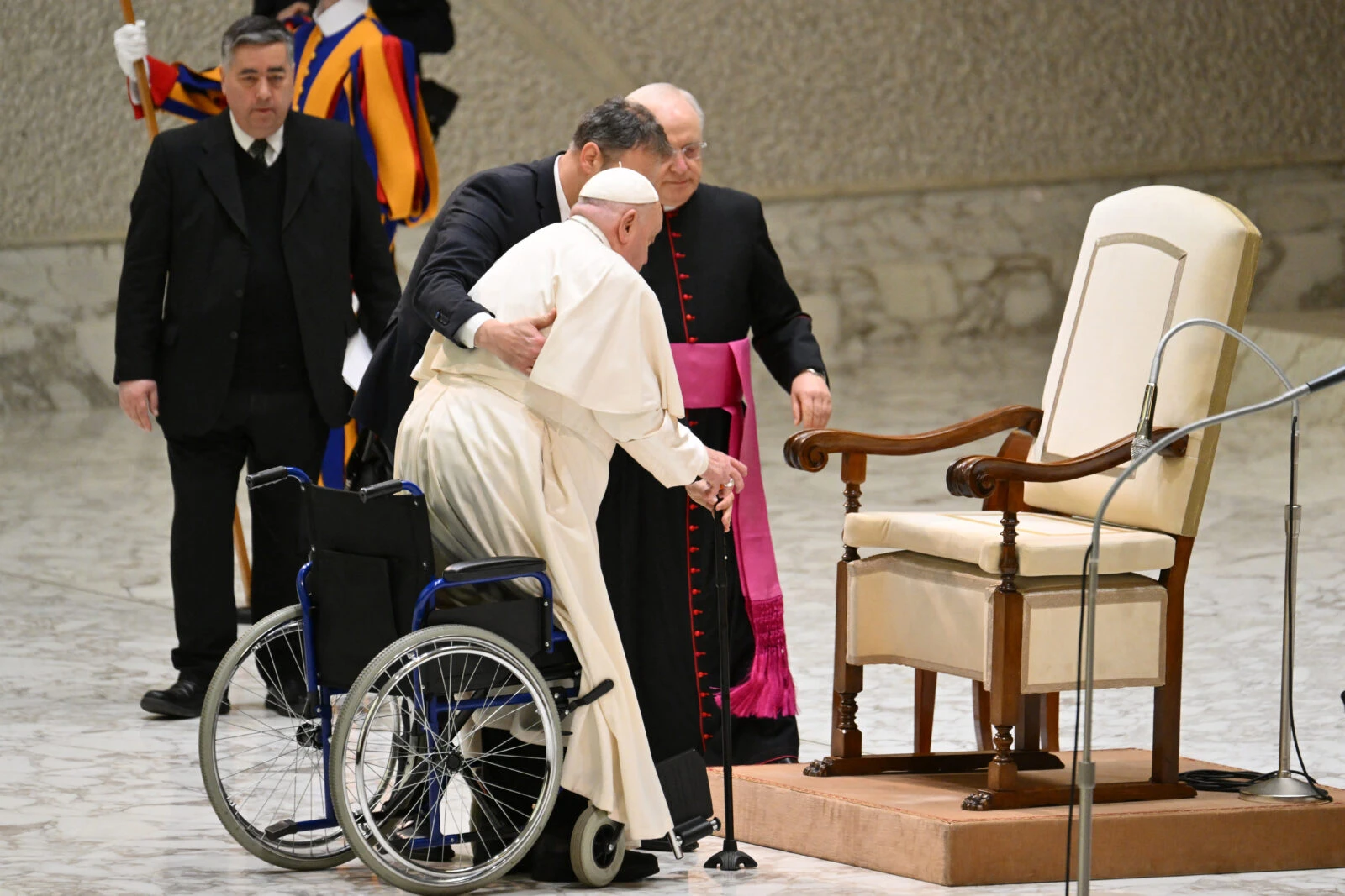 What happens to Vatican when Pope Francis dies?